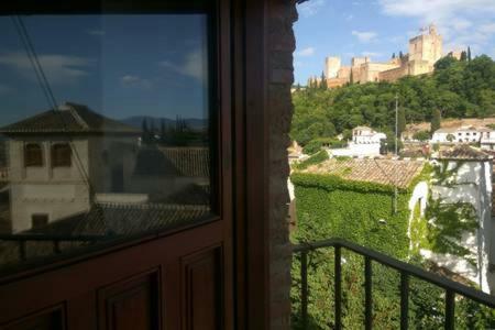 Stunning Alhambra View Balconies, In The Albayzin Apartment Granada Bagian luar foto